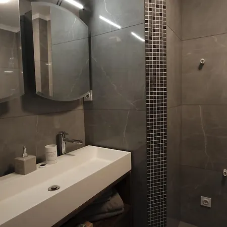 Lägenhet Charming Ac 2-bedroom Center Family, Couples Friendly *